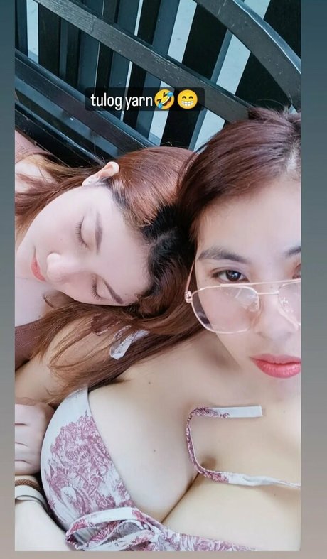 BustyCia nacktheit akt bild