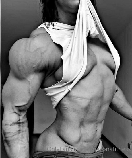 Amazonafitness model akt fotos