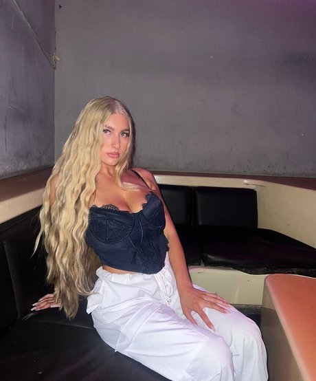 Trinity Charlton schauspielerin hd bild