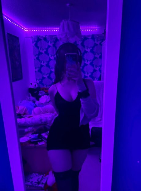 Allykitti model sex foto