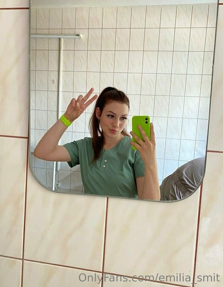 Emilia Smit heiße xxx bilder