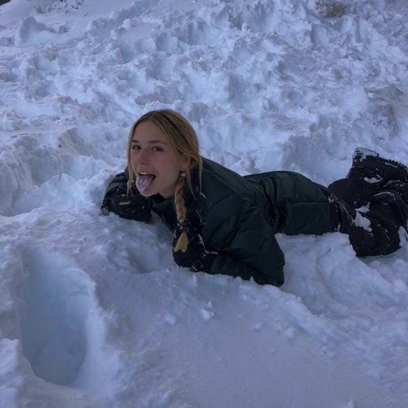 Chloe Nissanoff kunst heiße foto