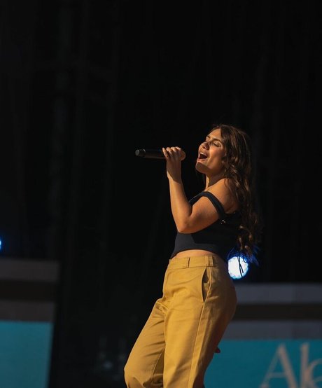 Alessia Cara beste heiße foto
