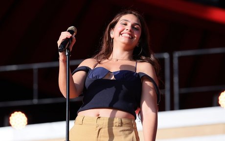 Alessia Cara pornostar erotische galerie