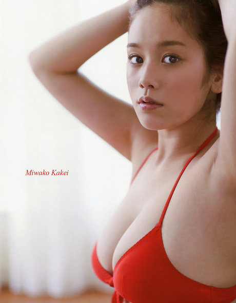 Miwako Kakei sexy galerien