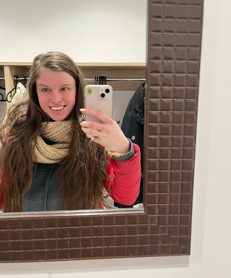 thenaughtykim schauspielerin heiße foto