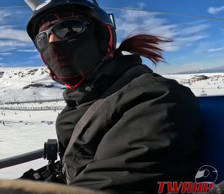 TwoWheelsAndAPonytail sexy nackten archiv