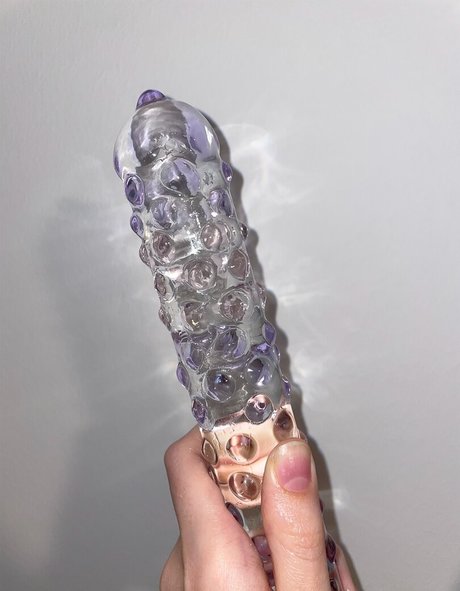 Kyra Wild exklusive freie galerie