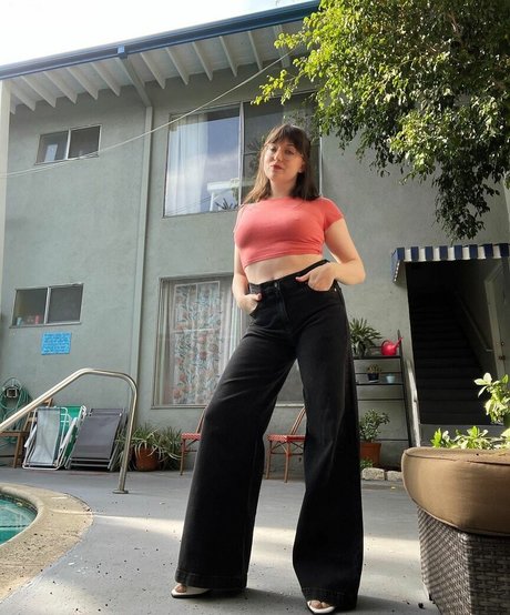 NurseHuckleberry nackt kunst fotos