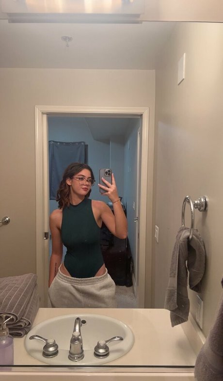 Ellie Nova kunst sex galerie