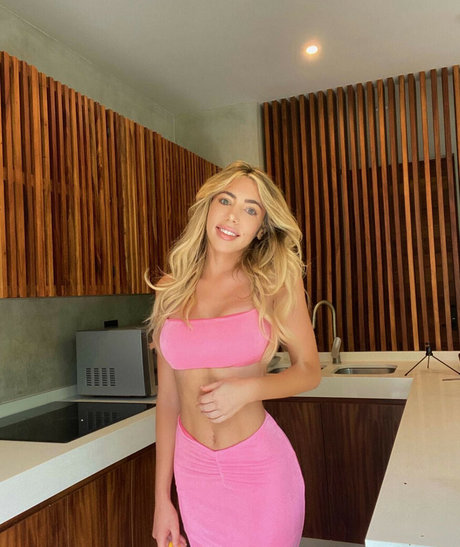 Emmy Corinne schöne nacktheit bild