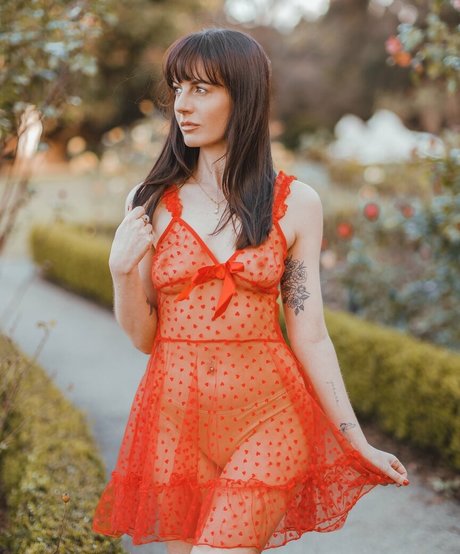 Ivy Rose Raven nackt sex foto