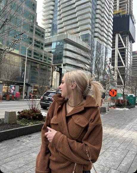 trinaber erotische nacktheit galerie