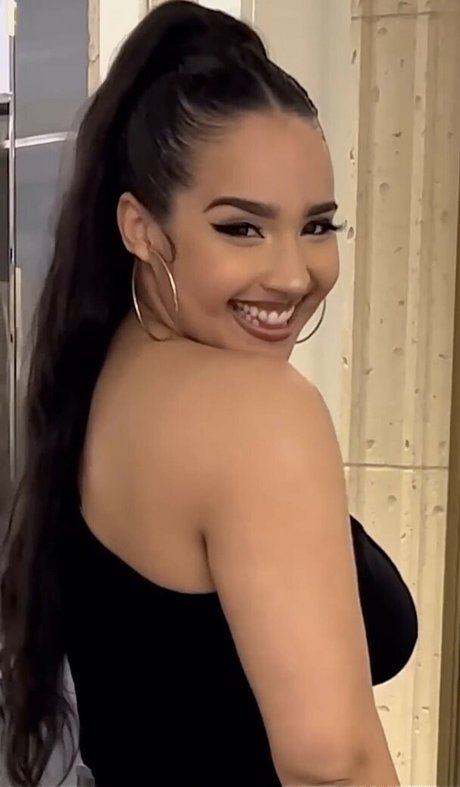 Demetria Obilor heiße beste archiv