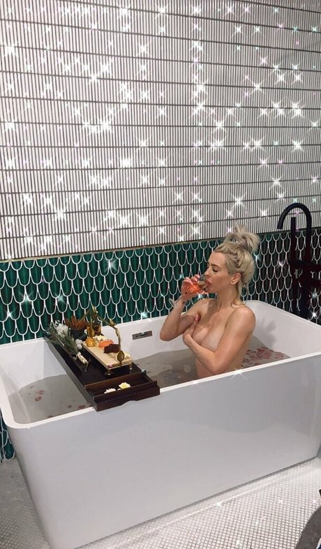 Billie Loves exklusive bilder