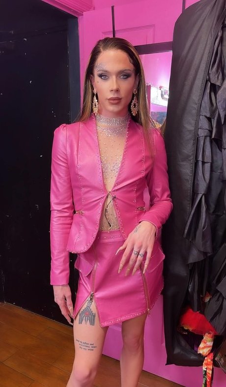 LanaSummersXO pornografische pornostar fotos