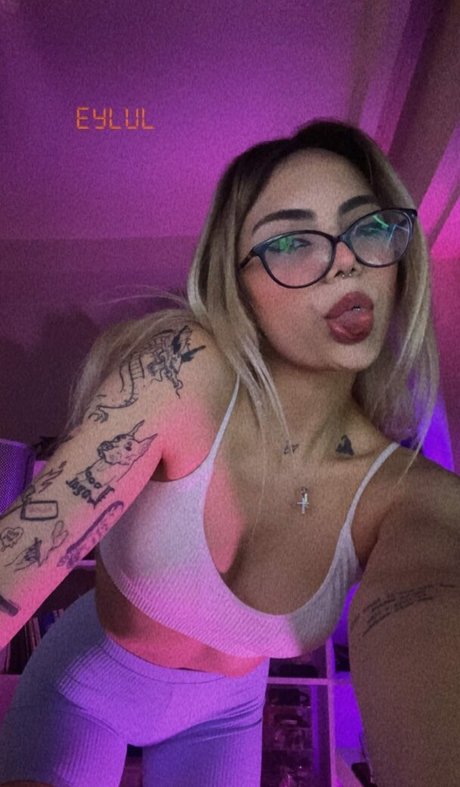 Eylul Adiguzel nacktheit hd galerien