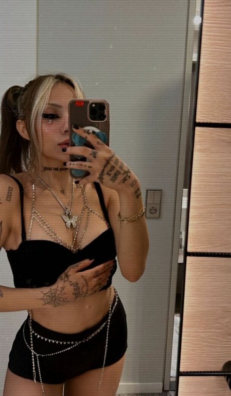 Eylul Adiguzel pornostar heiße fotos