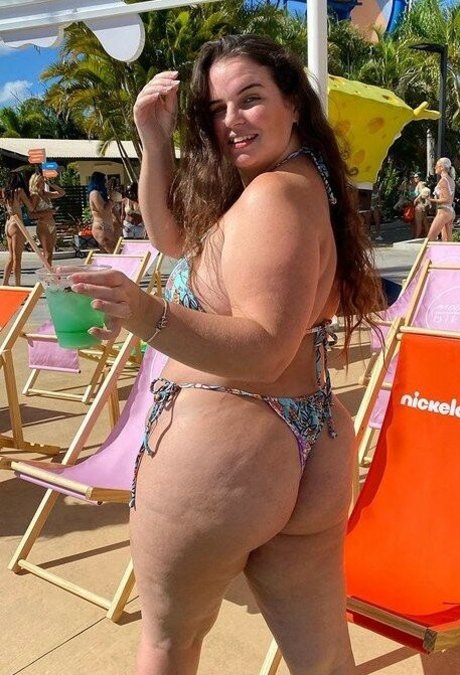 Tiffany Hutchinson xxx porno bild