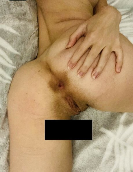 Skainheda nacktheit hübsche bild