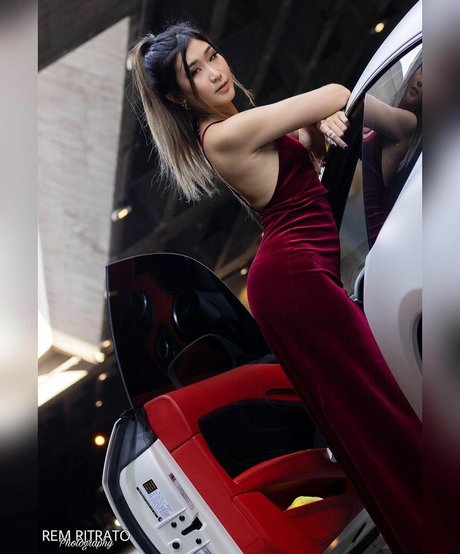 Samantha Tan exklusive sexy bild