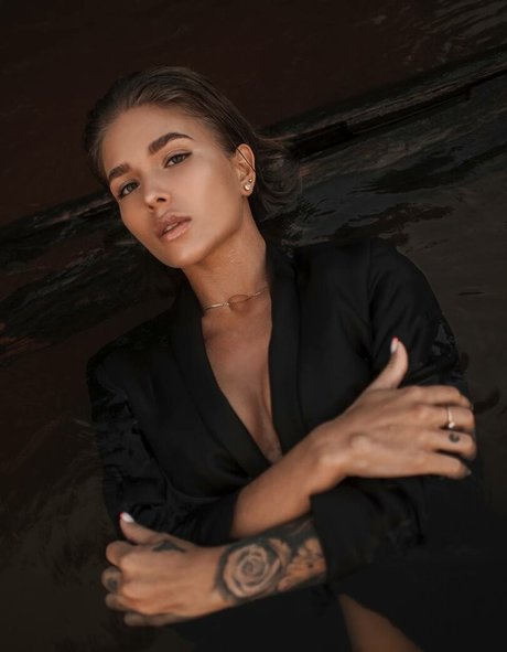 Julia Wind schöne perfekte archiv