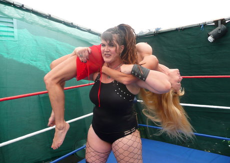 Tanya Danielle top nackt fotos