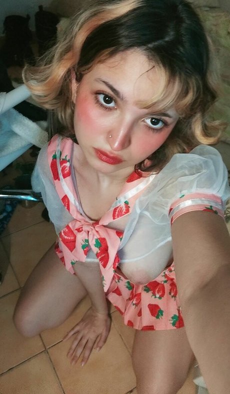 Lilcutiecherie pornostar erwachsene bild