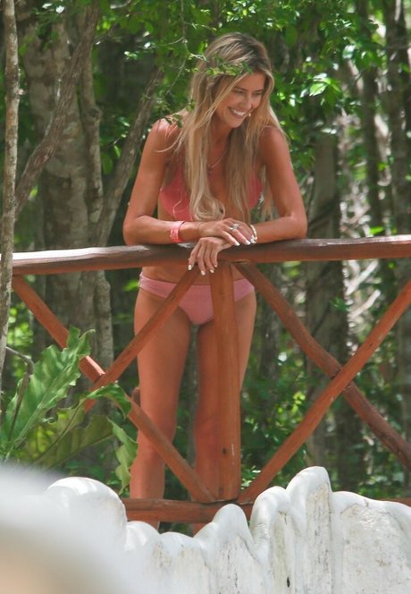 Christina Hall exklusive nackten archiv