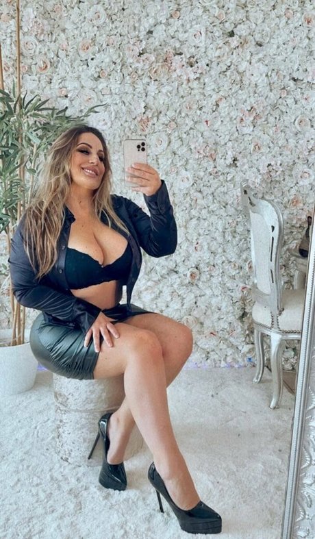 baddiemi schauspielerin nacktheit galerien