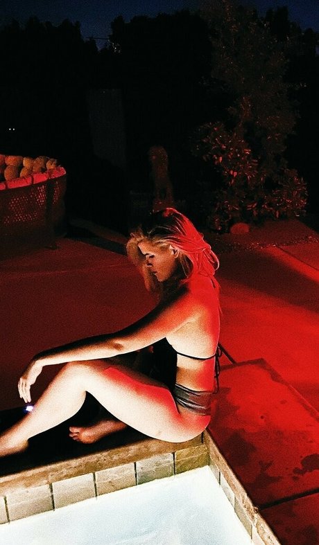 Erica Lindbeck model nackt bild