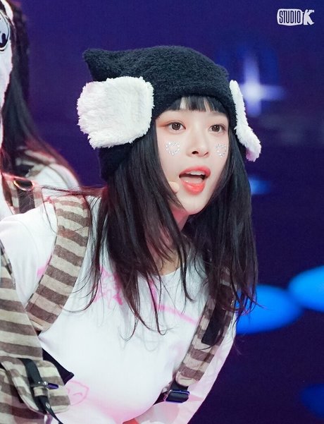 Hanni Pham xxx exklusive archiv