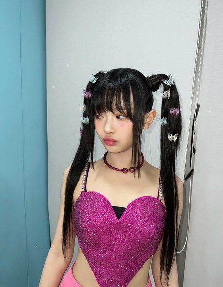 Hanni Pham erotische bild