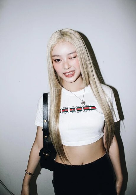 Hanni Pham nackt pornostar galerie