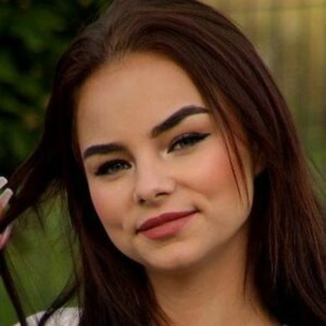 Nikola Biela heiße schöne foto