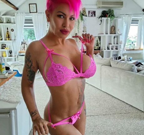 Ginger Costello hübsche akt foto