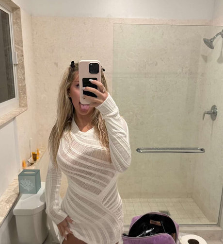 Br3ck13 H1ll hd pornostar galerien