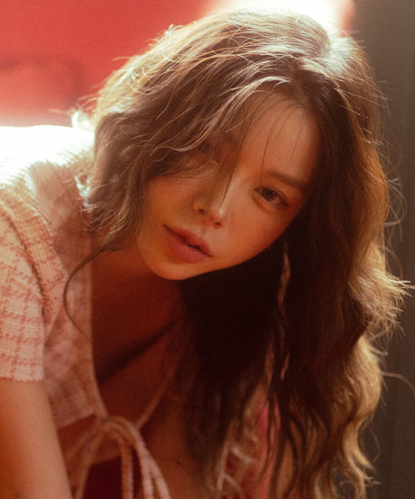 Nardear Montgod erotische nackt foto