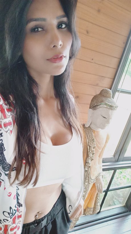 Annie Sharma kunst porno archiv