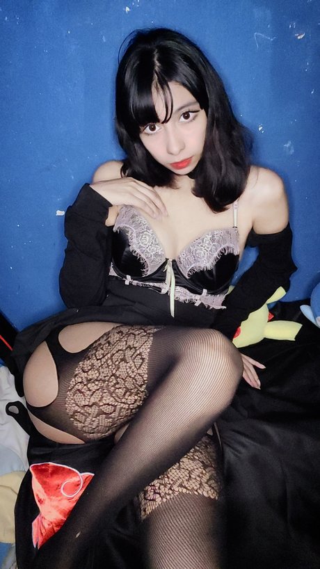 Lily waifu freie nackt bild