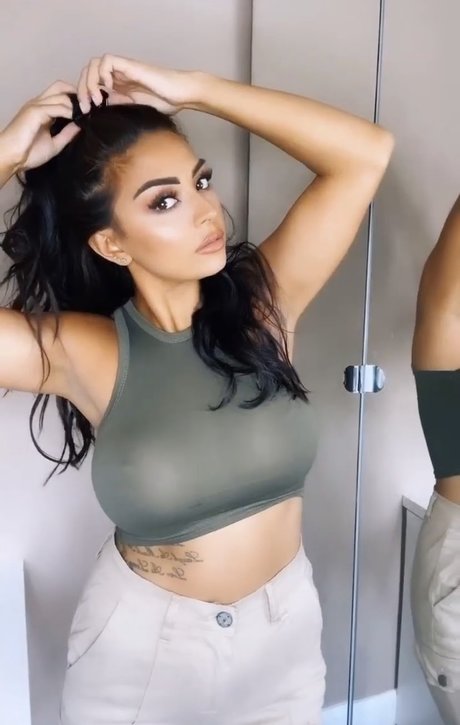 Natasha Sandhu schöne freie bilder