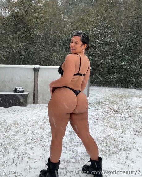 Exotic Beauty nackten pornostar bilder