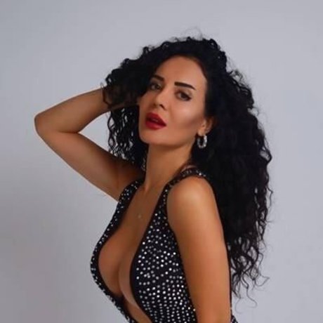 Melek Oezcagan hübsche pornografische bild