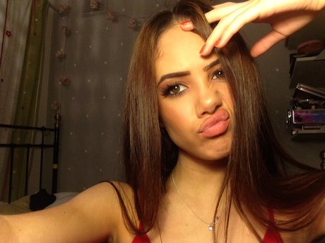 Saoirse Alicia Behzadi_ nackte pornostar fotos