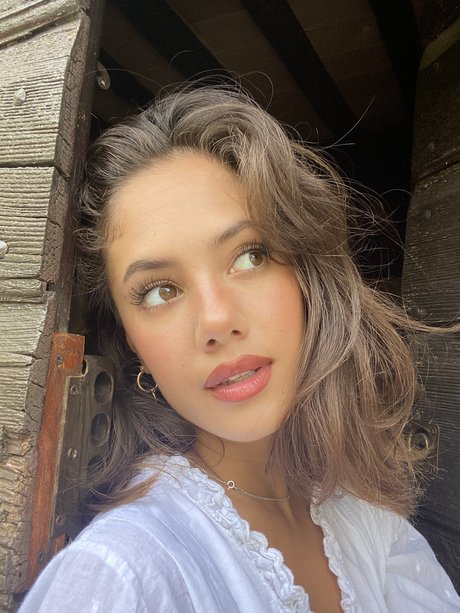 Saoirse Alicia Behzadi_ top nette foto