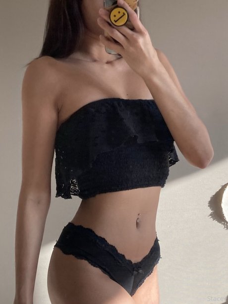 sperma auf der zunge onlyfans perfekte schöne foto