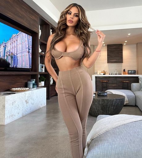 Brianna Gonzalez erwachsene hd bild