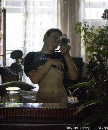 Gabriella Vish schauspielerin nackt bild