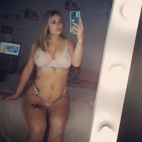 Karen Mulys_ schauspielerin nette foto