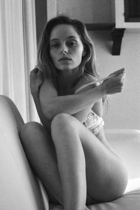 Maria Kn hübsche nackte galerie